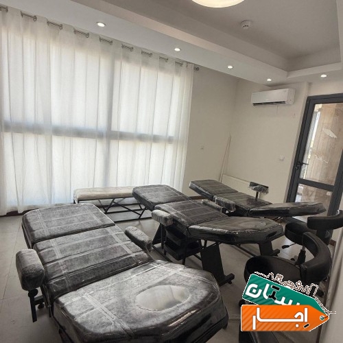 اجاره صندلی کوپ/ مژه/ ناخن / میکاپ و شنیون / بافت و اکستنشن و.......