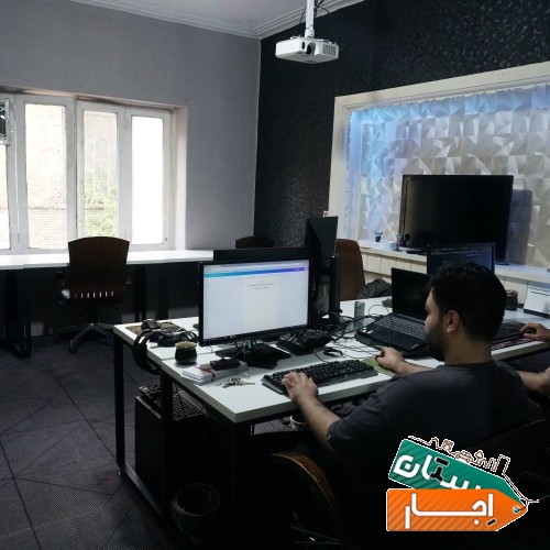 اجاره فضای کار اشتراکی کوچکار انقلاب