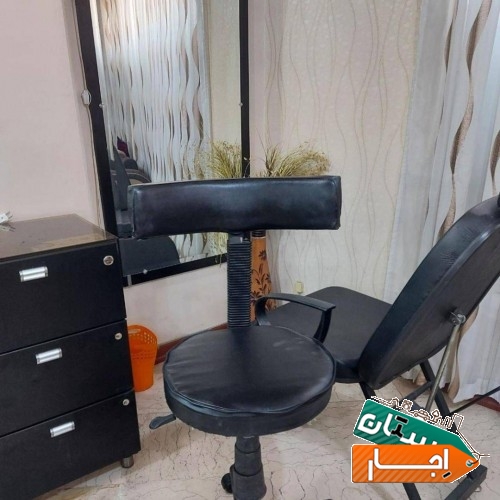 اجاره میزکار و صندلی در سالن زیبایی