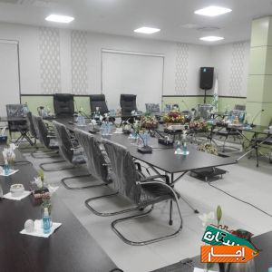 اجاره کرایه میز کنفرانسی،صندلی کنفرانس,صندلی اموزشی،میکروفن کنفرانسی