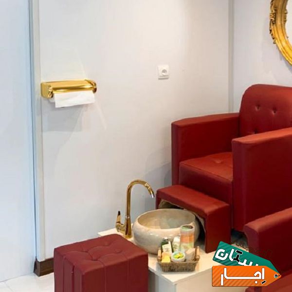 اجاره میز ناخن به همکار پر مشتری