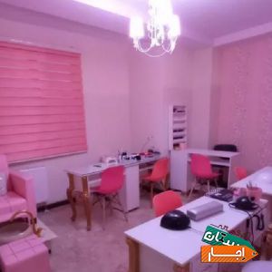 اجاره میز ناخن ،صندلی رنگ و لایت، صندلی اکستنشن مو با بهترین قیمت