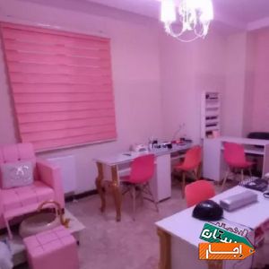 اجاره میز ناخن و تخت مژه در سالنی مجهز با شرایط معتبر