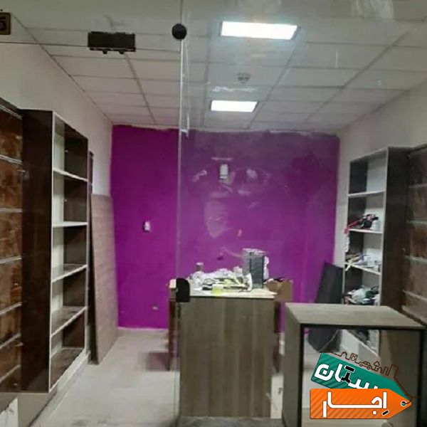 اجاره ویترین یا میزکار واقع در چهارراه ولیعصر