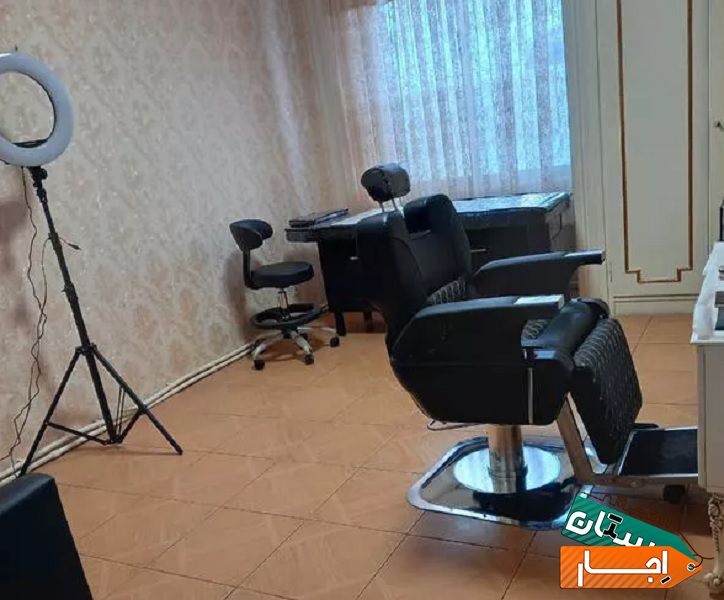 اجاره میز ناخن به ناخن کار حرفه ای