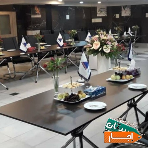 اجاره و کرایه میز و صندلی چرمی کنفرانسی اداری و کارمندی