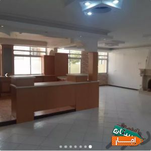 اجاره 175متر ویلایی بازسازی دو پارکینگ سندی چهارباغ شرقی بهترین موقعیت