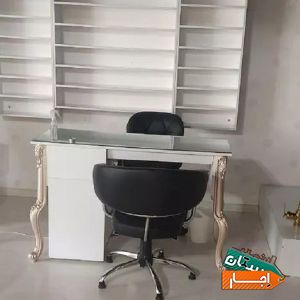 استخدام ناخن کارومژه کارحرفه ای و اجاره صندلی با شرایط مناسب