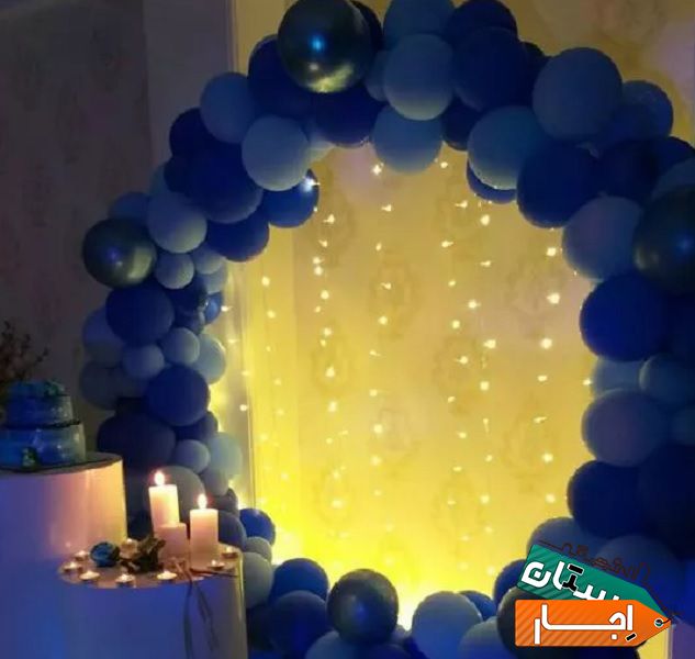 اجاره استند ، میز و تم بادکنک آرایی. افتتاحیه.